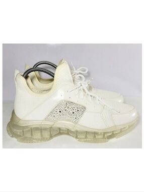 Steve Madden Women's size 12M Vance sneakers.